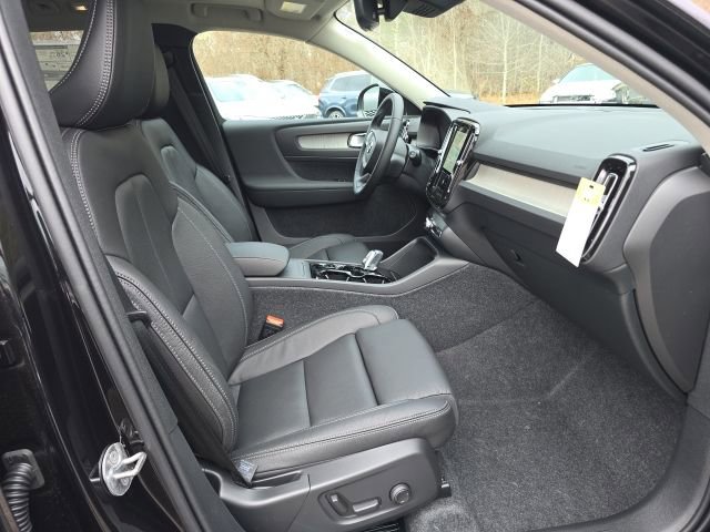 New 2026 Volvo XC40 B5 Plus AWD/4WD image 14
