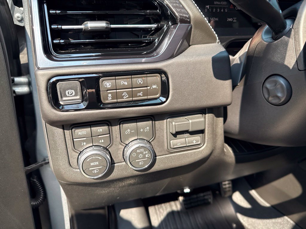 Used 2026 GMC Yukon AT4 Ultimate AWD/4WD image 36