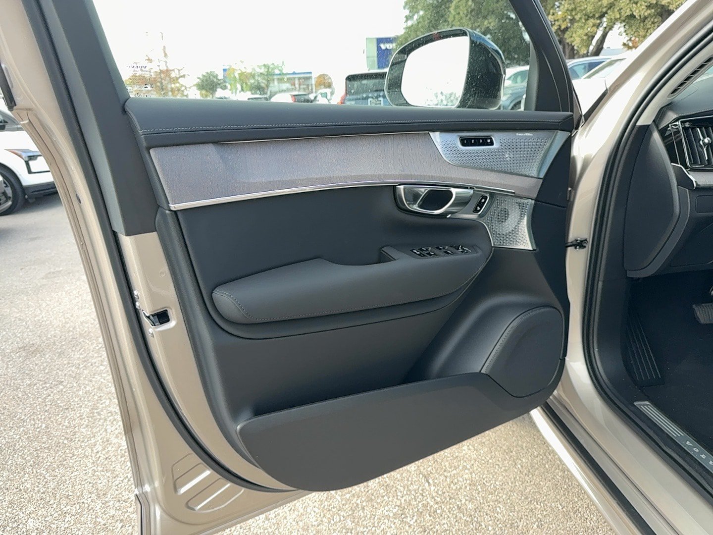 New 2026 Volvo XC90 B6 Ultra w/ Lounge Package AWD/4WD image 7