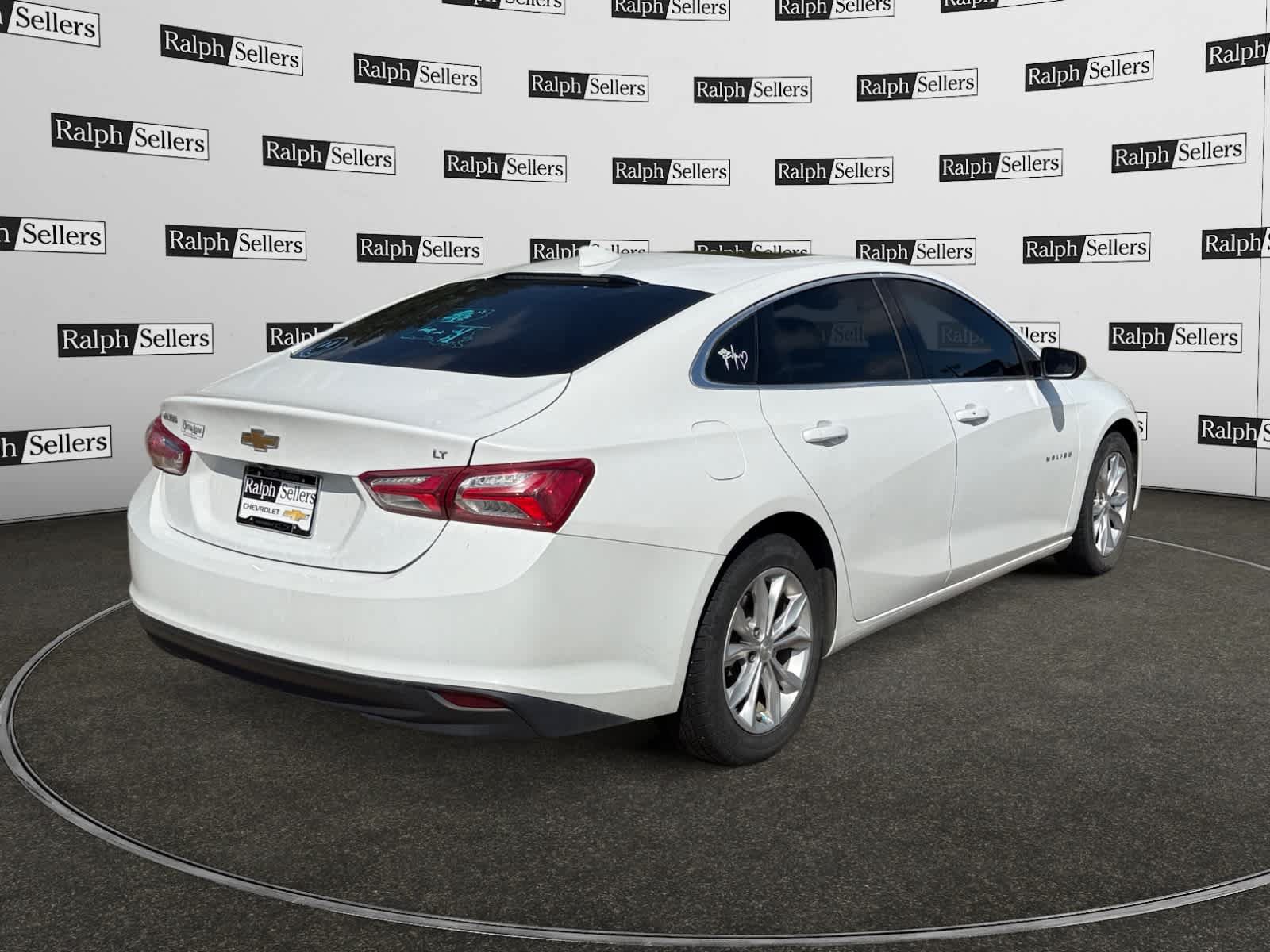 Used 2021 Chevrolet Malibu LT FWD image 6