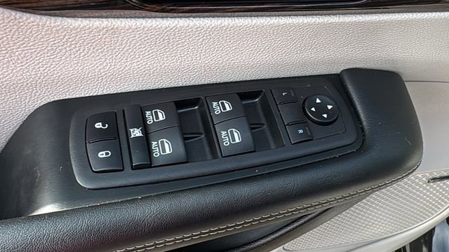 Used 2022 Chrysler Pacifica Limited image 12