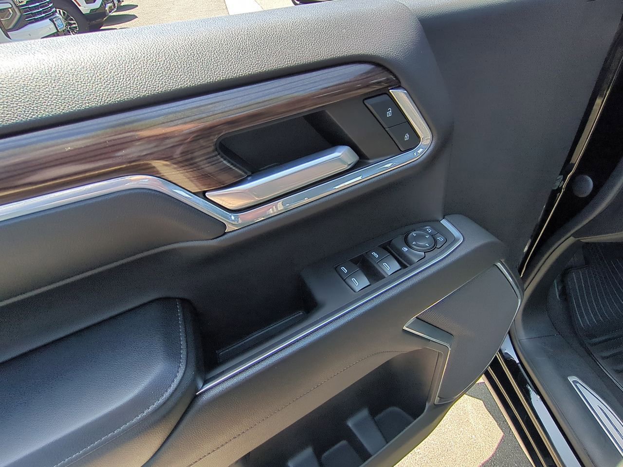 Used 2023 Chevrolet Silverado 1500 RST w/ Z71 Off-Road Package AWD/4WD image 23
