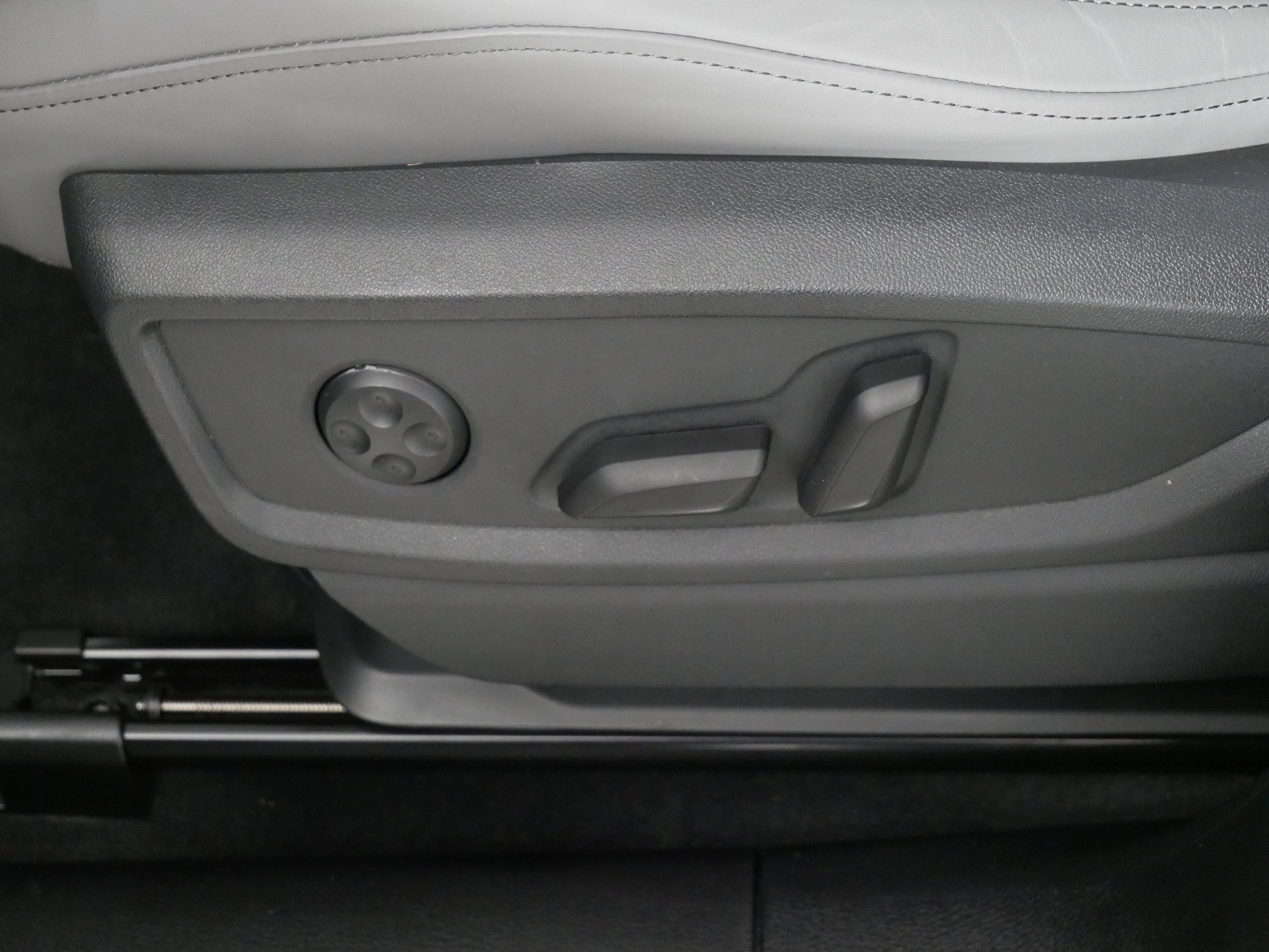 Used 2022 Audi SQ5 Prestige w/ Prestige Package image 20