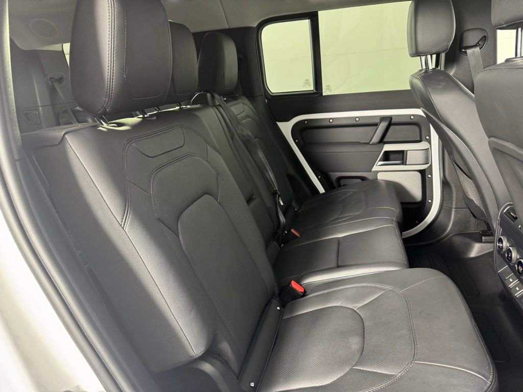 Used 2023 Land Rover Defender 130 SE image 22