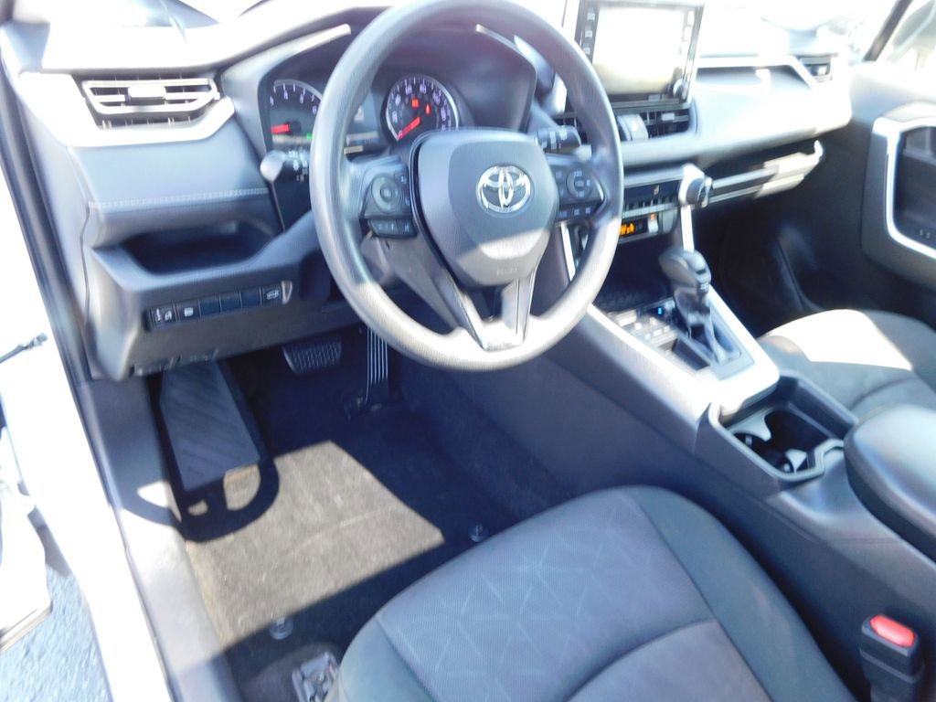 Used 2019 Toyota RAV4 XLE w/ Convenience Package image 15