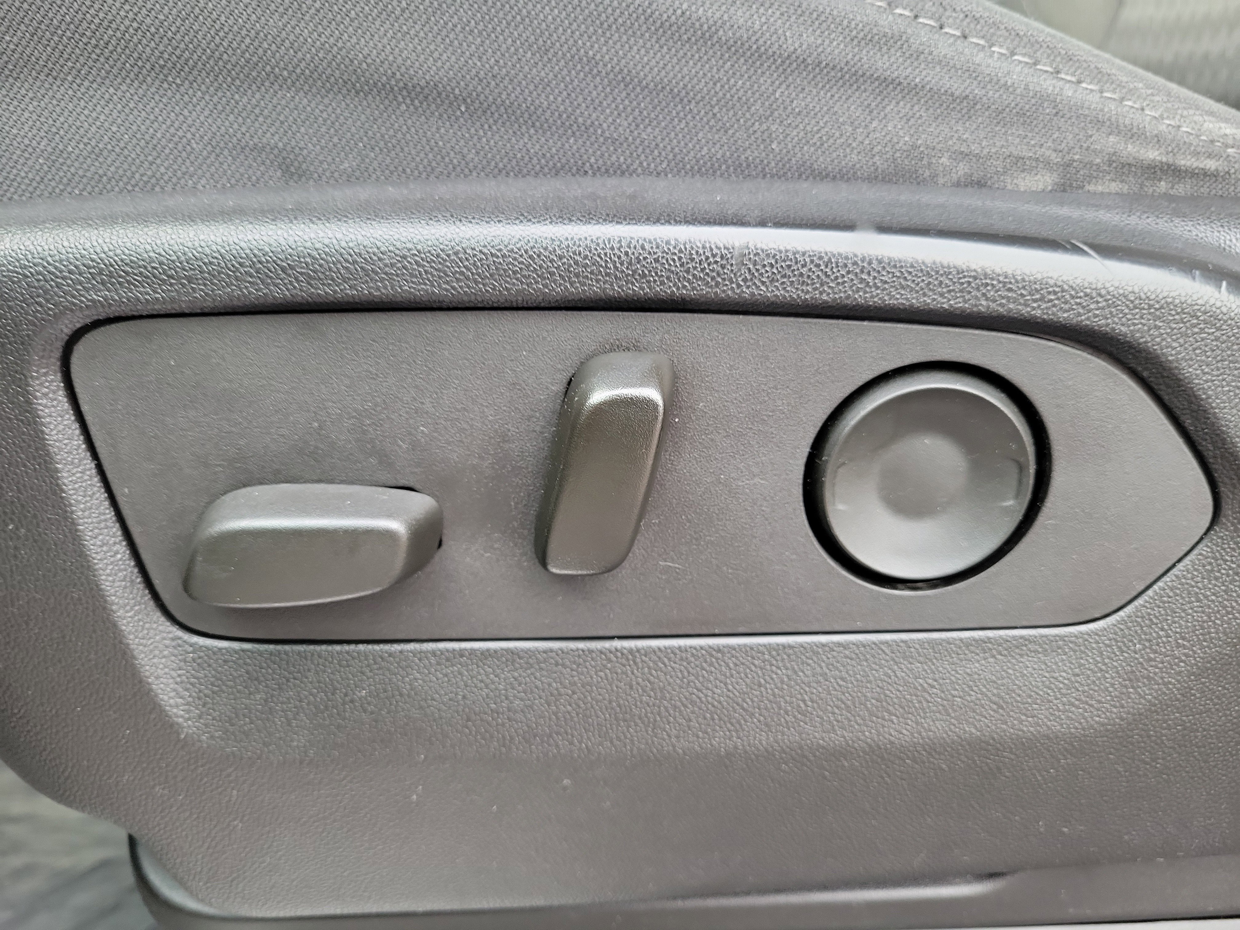 Used 2022 Chevrolet Silverado 1500 LT image 18