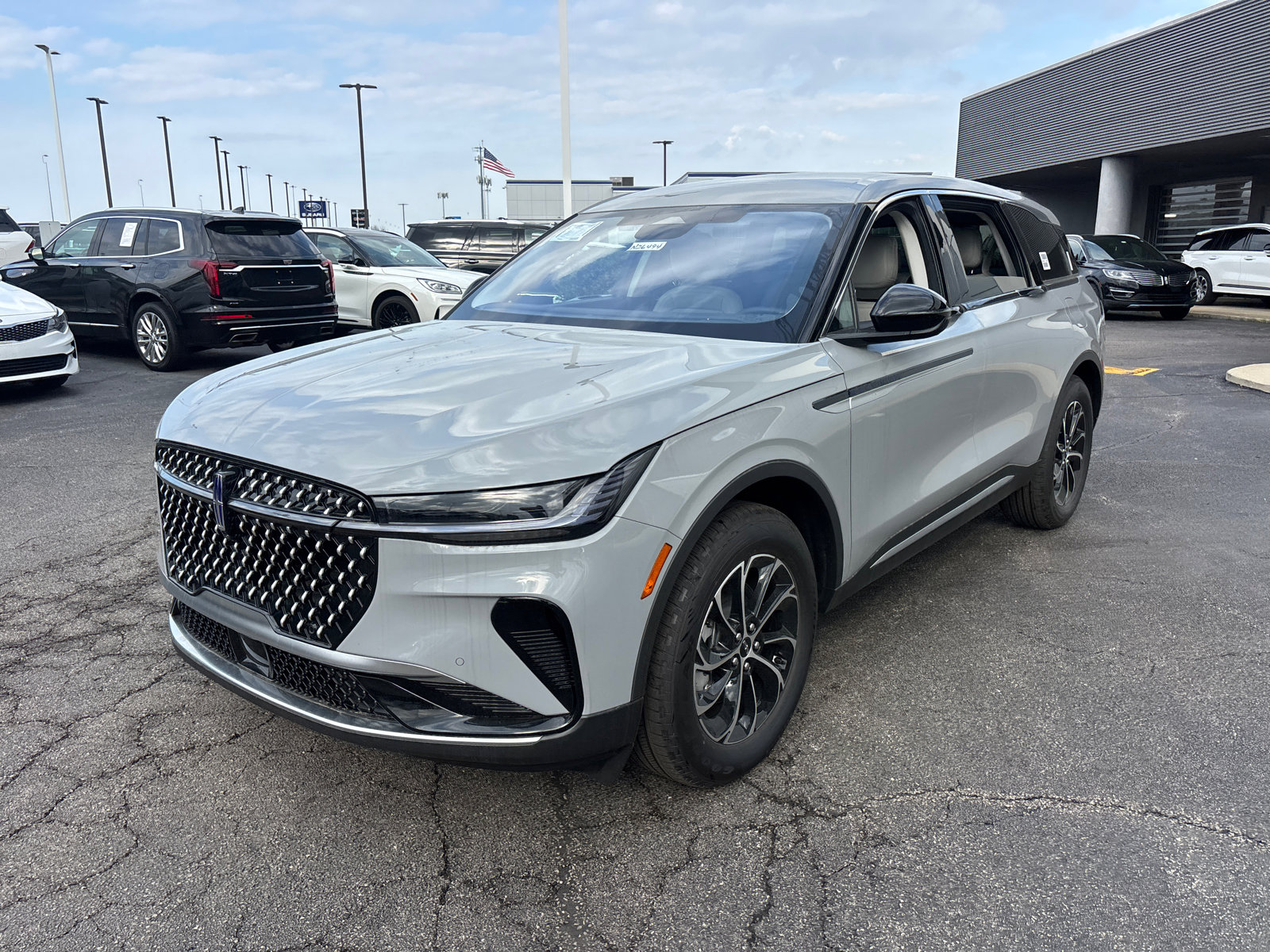 New 2026 Lincoln Nautilus Premier AWD/4WD image 3
