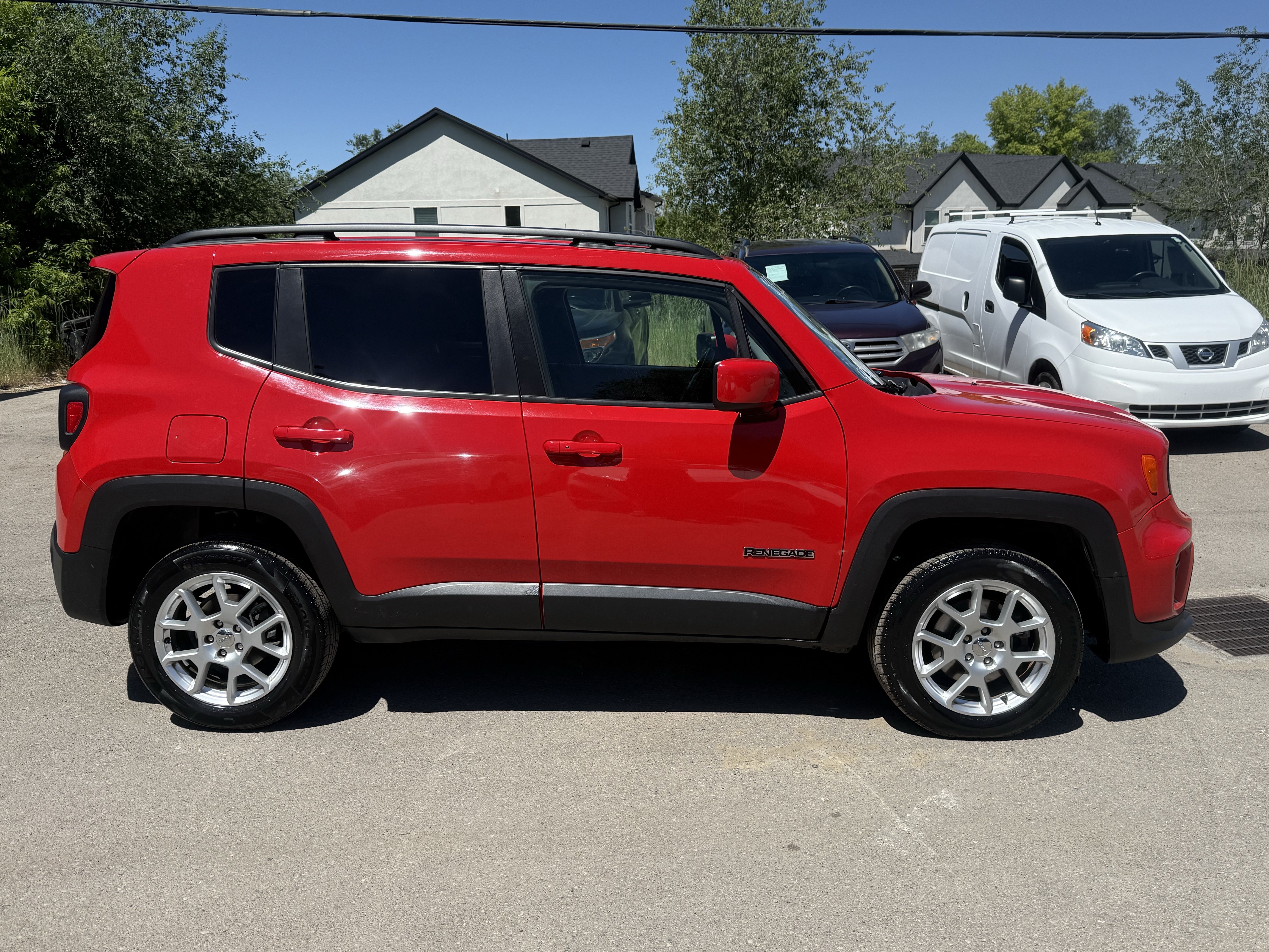 Used 2021 Jeep Renegade Latitude AWD/4WD image 2