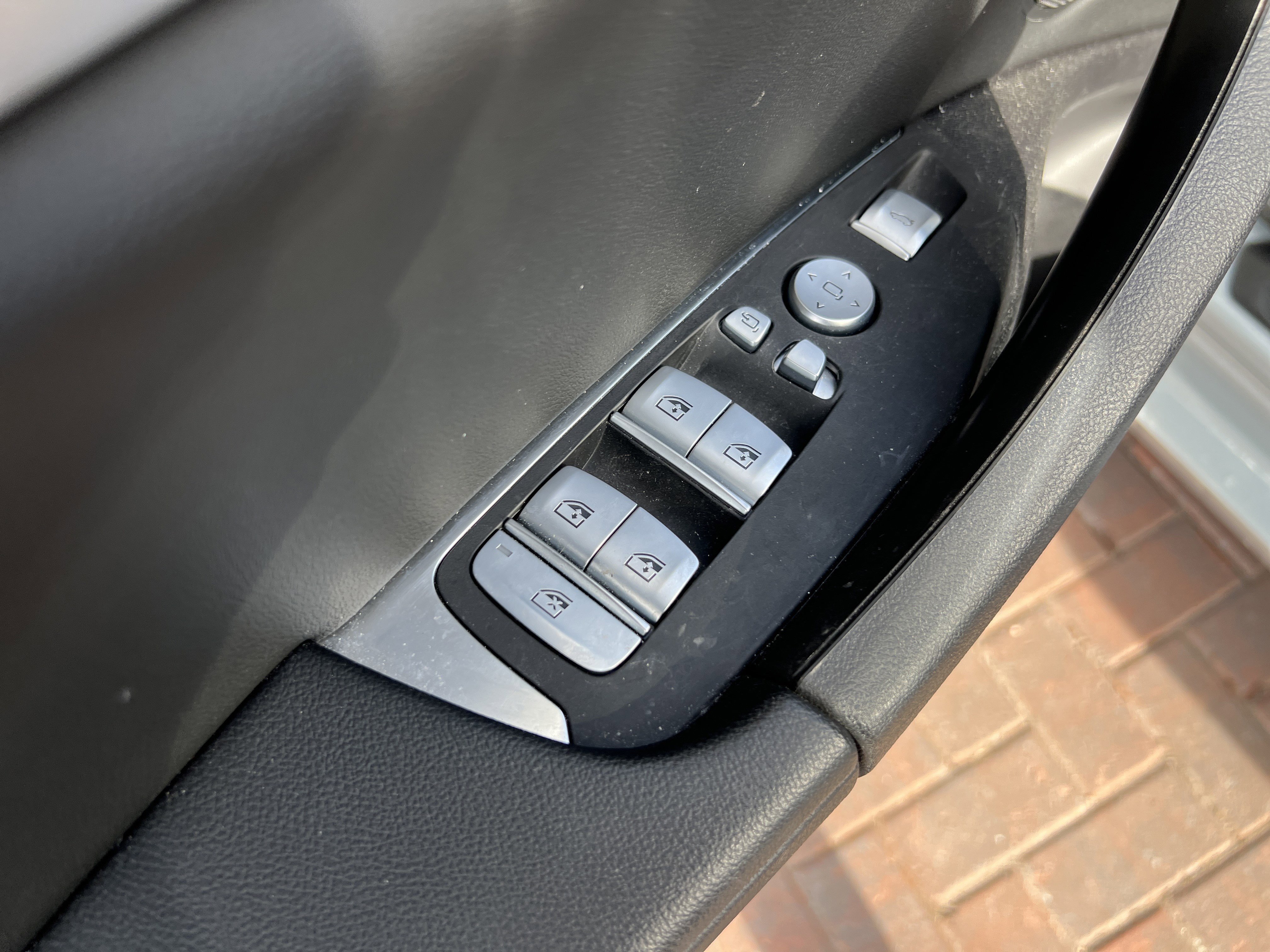 Used 2023 BMW X4 M40i w/ Premium Package image 17