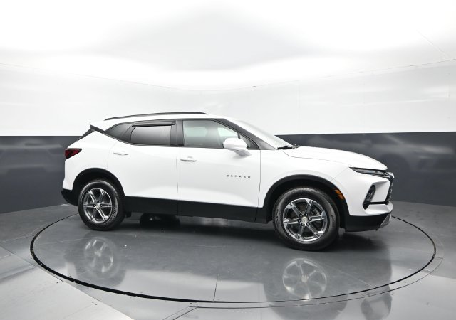 Used 2024 Chevrolet Blazer LT w/ Convenience Package FWD image 6