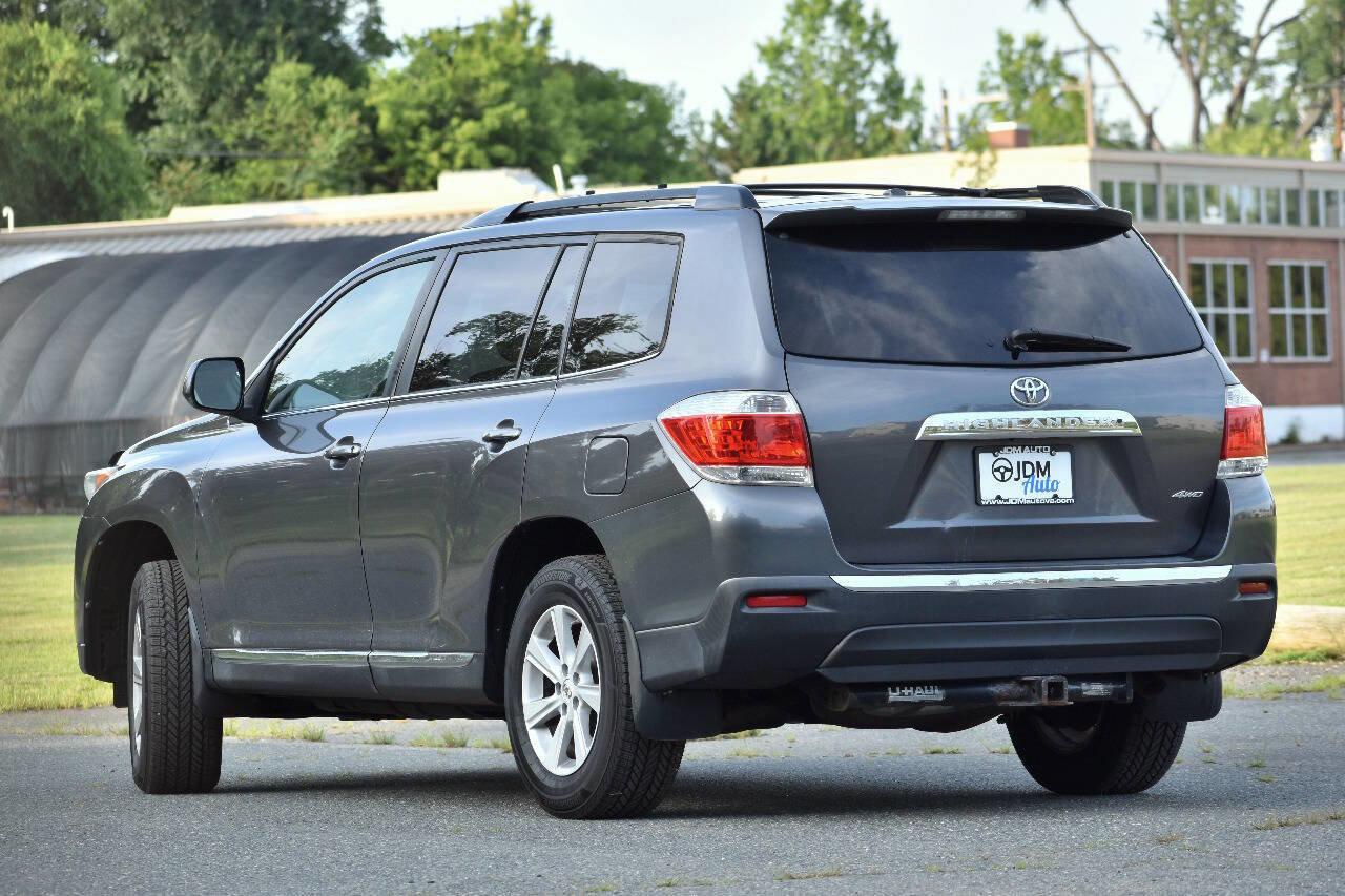 Used 2012 Toyota Highlander SE w/ Tow Pkg AWD/4WD image 7
