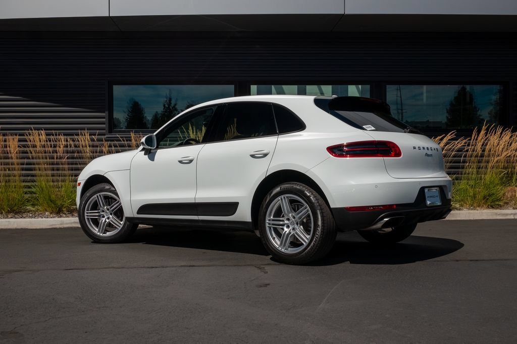 Used 2018 Porsche Macan AWD/4WD image 3