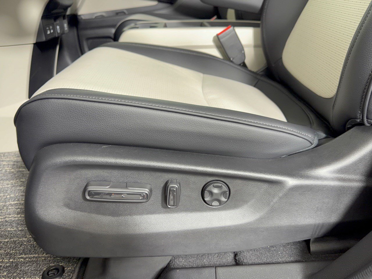 New 2027 Honda Odyssey Elite image 16