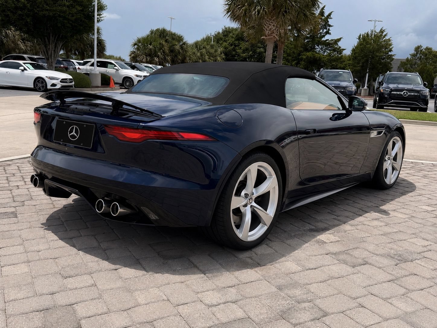 Used 2024 Jaguar F-TYPE R-Dynamic RWD image 9
