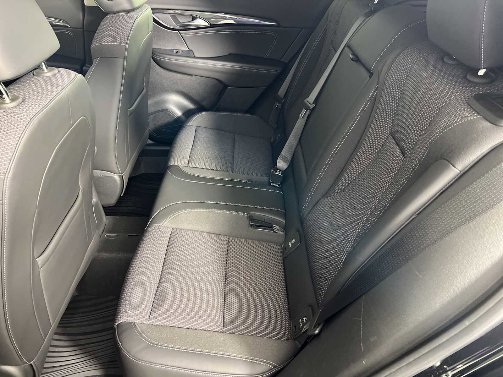 Certified 2023 Buick Envision Preferred w/ Sport Touring Package image 31