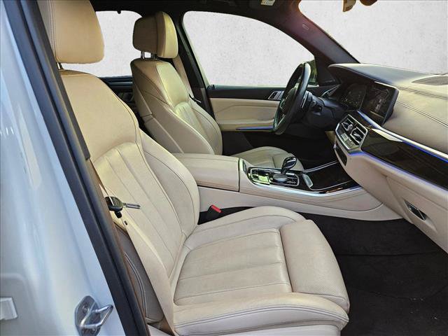 Used 2019 BMW X5 xDrive50i w/ M Sport Package AWD/4WD image 16