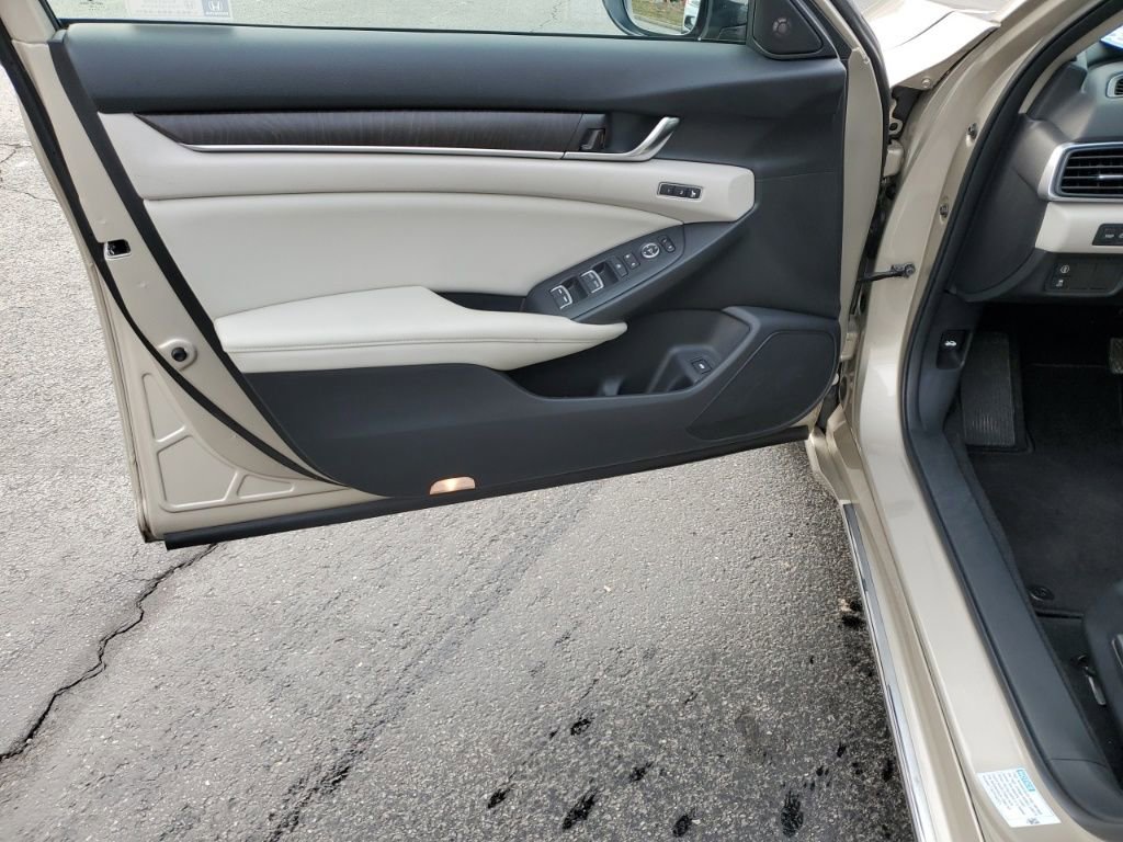 Certified 2018 Honda Accord EX-L image 12