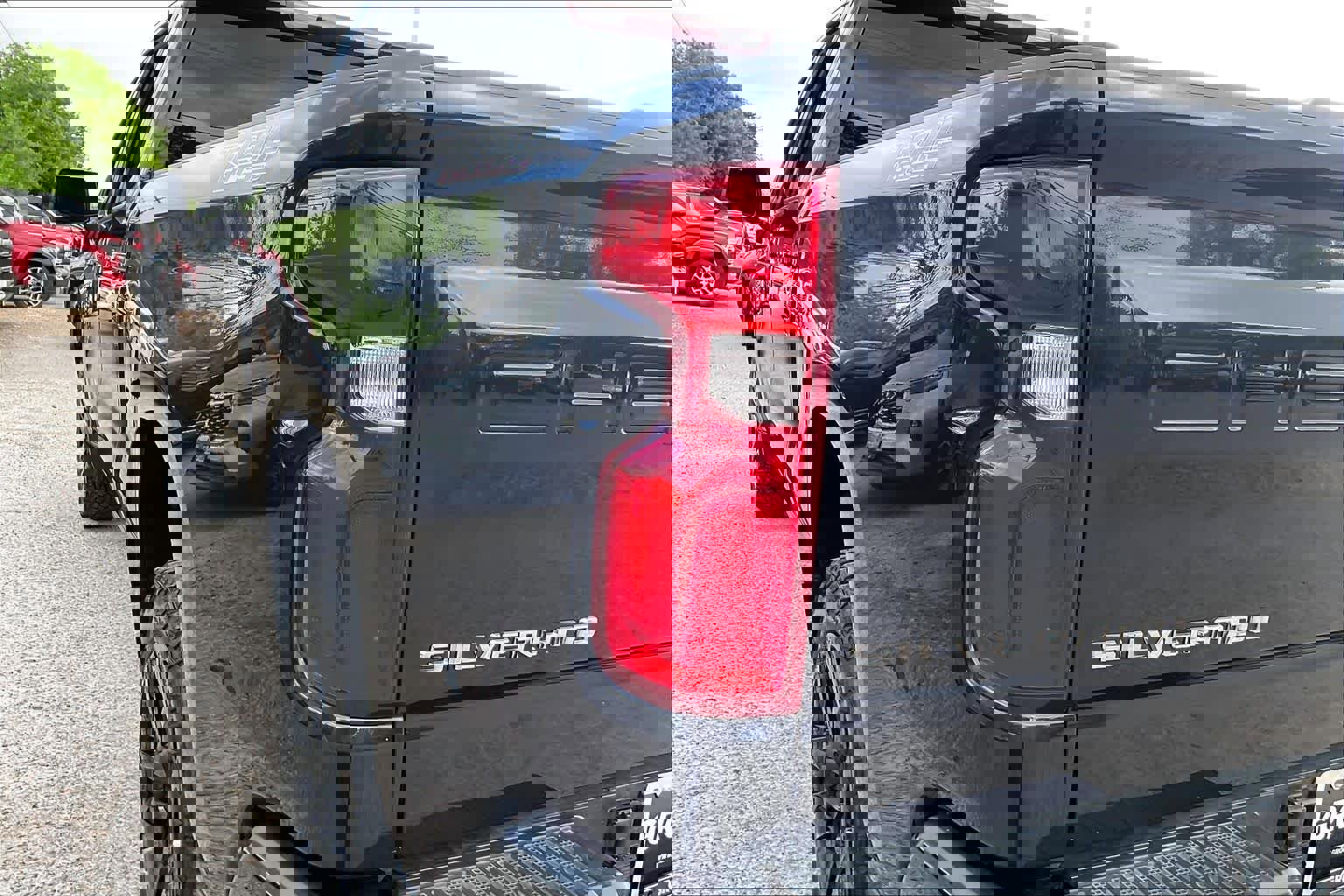 Used 2024 Chevrolet Silverado 1500 LT Trail Boss w/ LT Trail Boss Premium Package AWD/4WD image 29