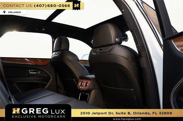 Used 2022 Bentley Bentayga AWD/4WD image 53