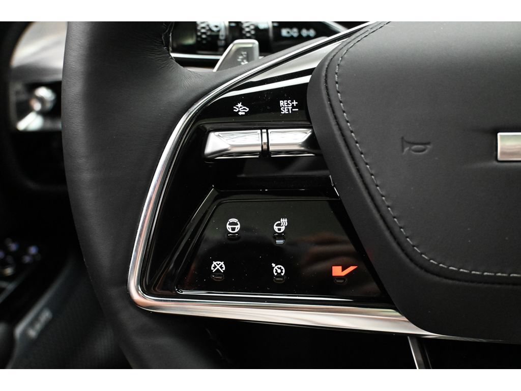 New 2026 Cadillac Lyriq V w/ Exterior Carbon Fiber Package AWD/4WD image 25