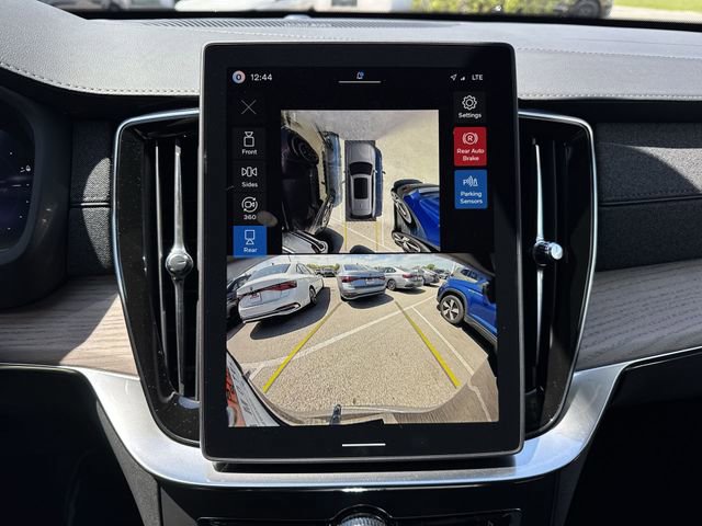New 2026 Volvo XC90 T8 Plus w/ Protection Package Premier AWD/4WD image 15