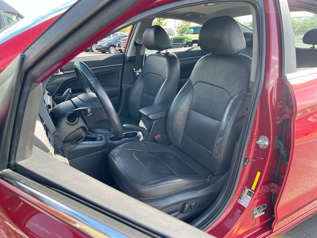 Used 2017 Hyundai Elantra Limited w/ Limited Tech Package 08 image 21