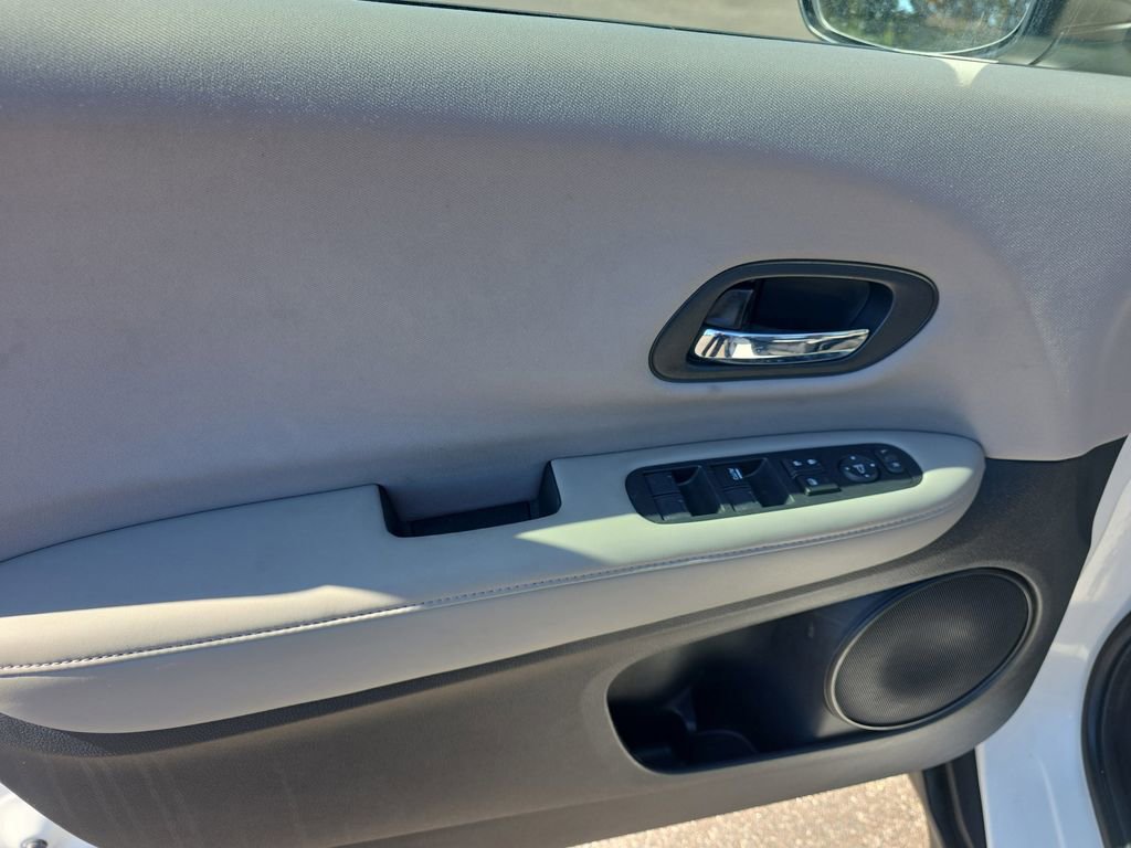 Used 2017 Honda HR-V LX image 15