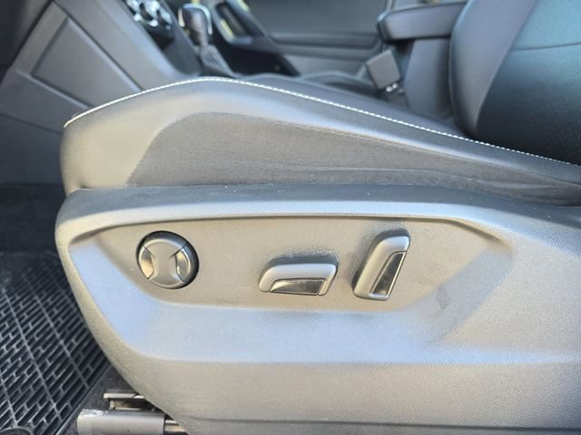 Used 2021 Volkswagen Tiguan SE image 29