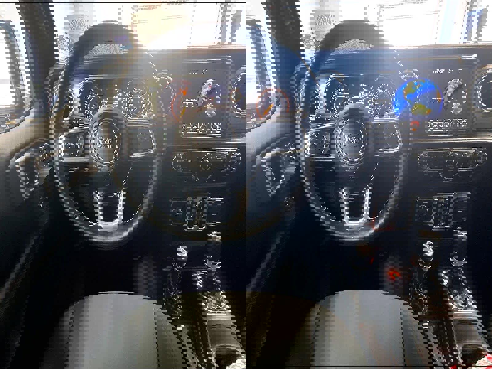 Used 2020 Jeep Wrangler Unlimited Sahara AWD/4WD image 17