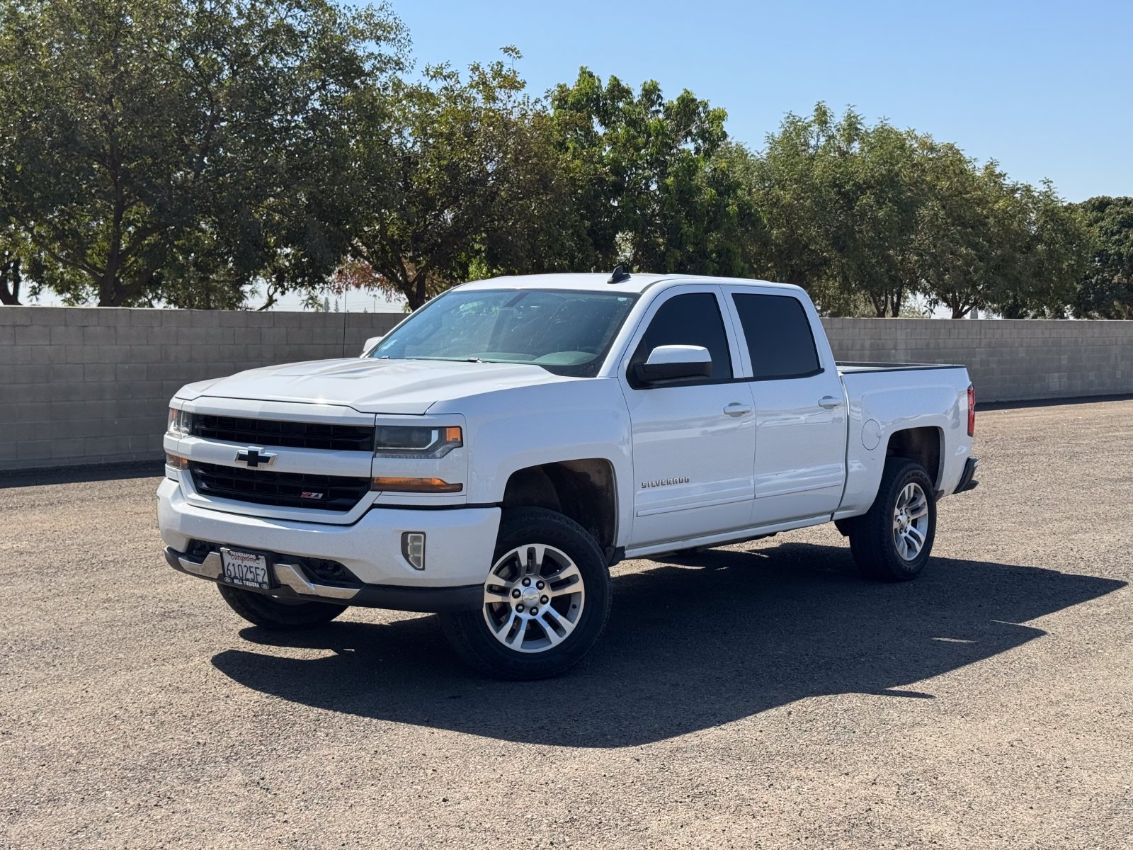 Used 2017 Chevrolet Silverado 1500 LT w/ All Star Edition AWD/4WD image 8