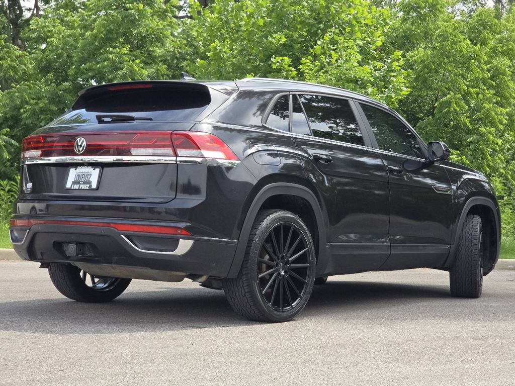 Used 2024 Volkswagen Atlas Cross Sport SE FWD image 14