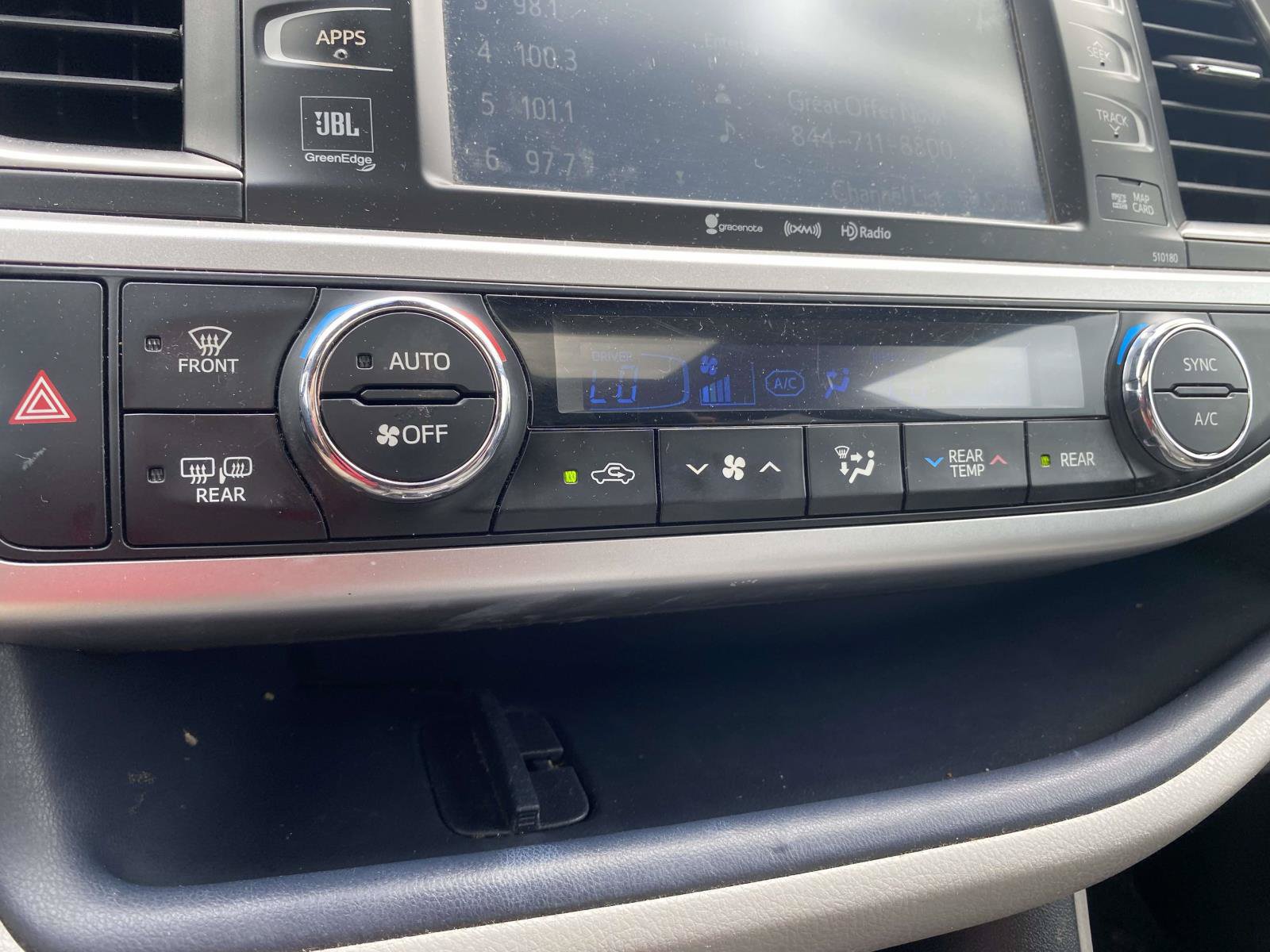 Used 2017 Toyota Highlander Limited FWD image 27