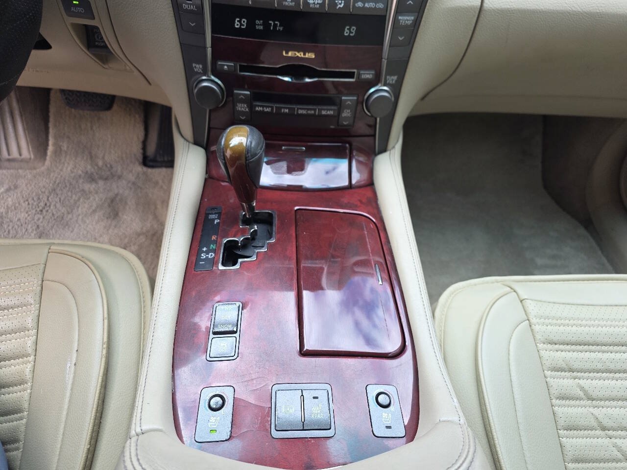 Used 2008 Lexus LS 460 w/ Comfort Pkg RWD image 11
