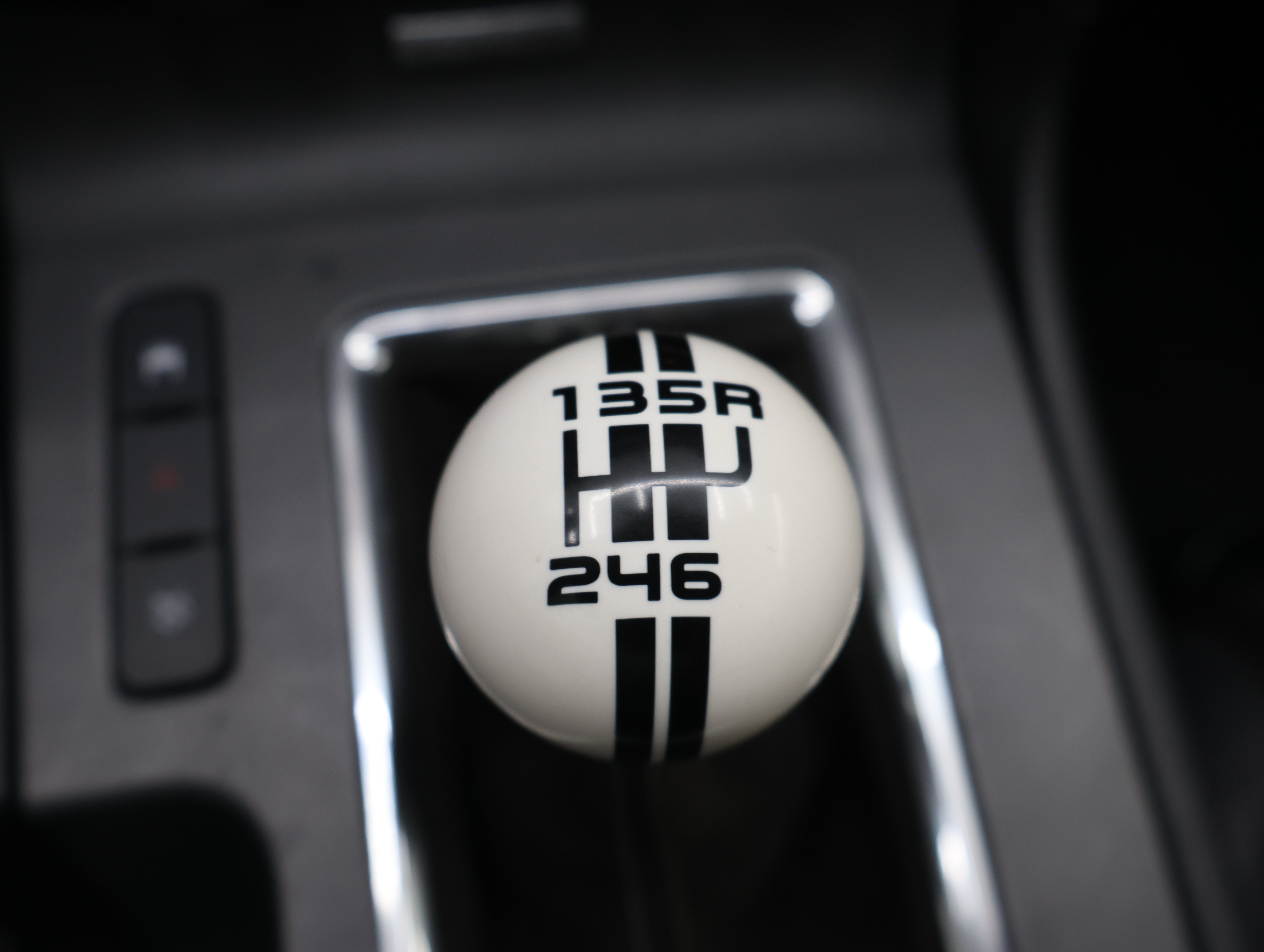 Used 2011 Ford Mustang Shelby GT500 RWD image 43