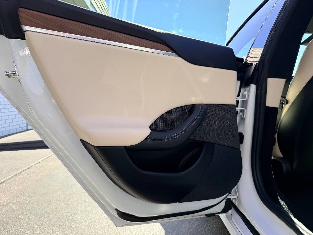 Used 2021 Tesla Model S Plaid image 28