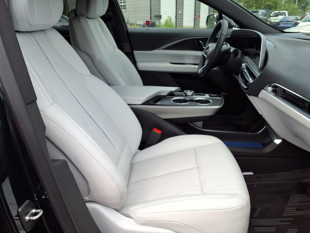 Used 2024 Cadillac Lyriq Luxury w/ LPO, Floor Liner Package AWD/4WD image 14