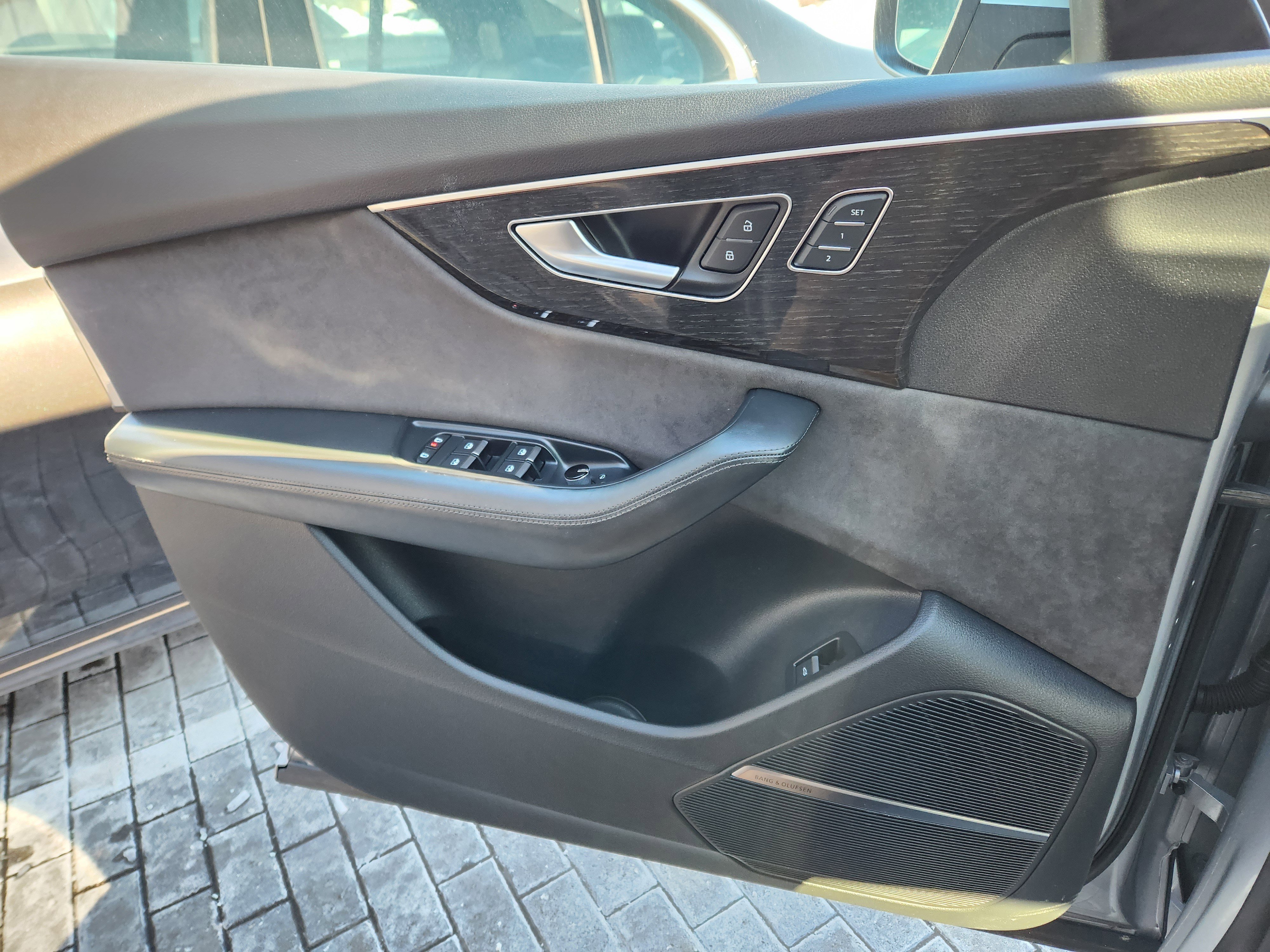 Used 2019 Audi Q8 Prestige w/ Luxury Package image 25