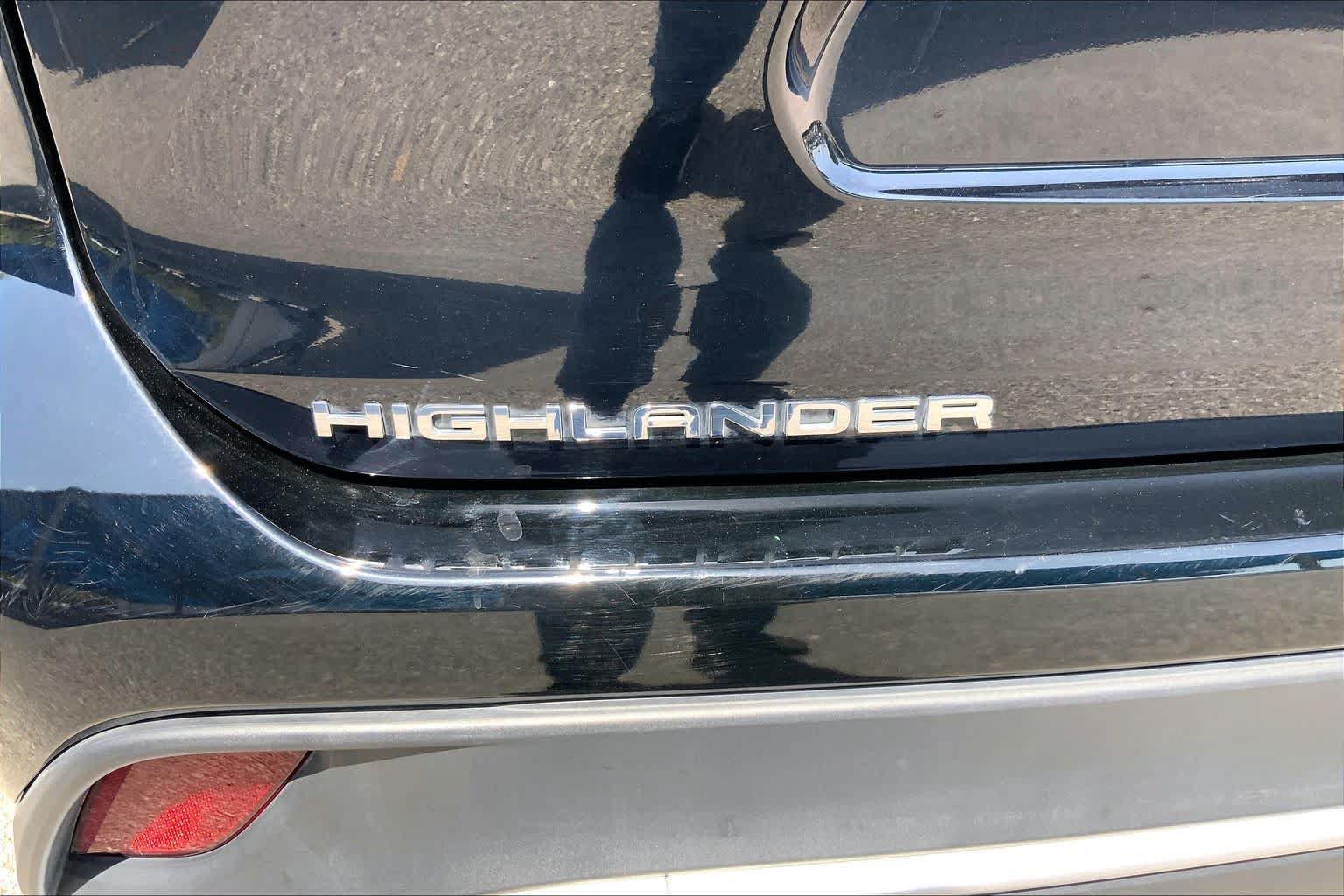 Used 2025 Toyota Highlander XSE AWD/4WD image 10