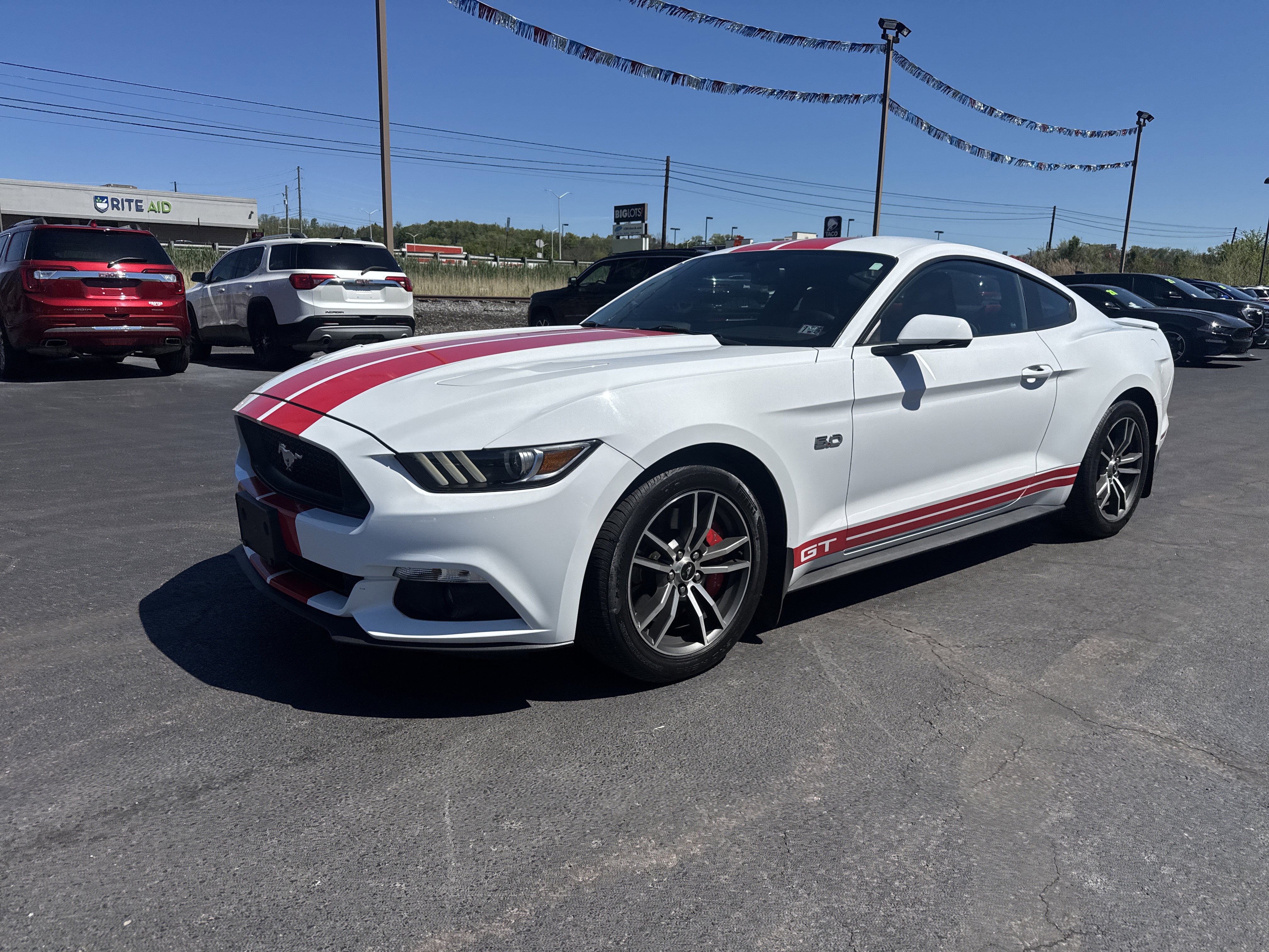Used 2017 Ford Mustang GT Premium w/ Equipment Group 401A RWD image 8