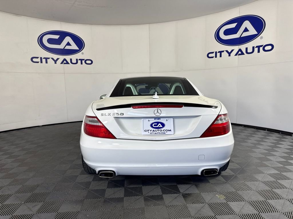 Used 2014 Mercedes-Benz SLK 250 image 3