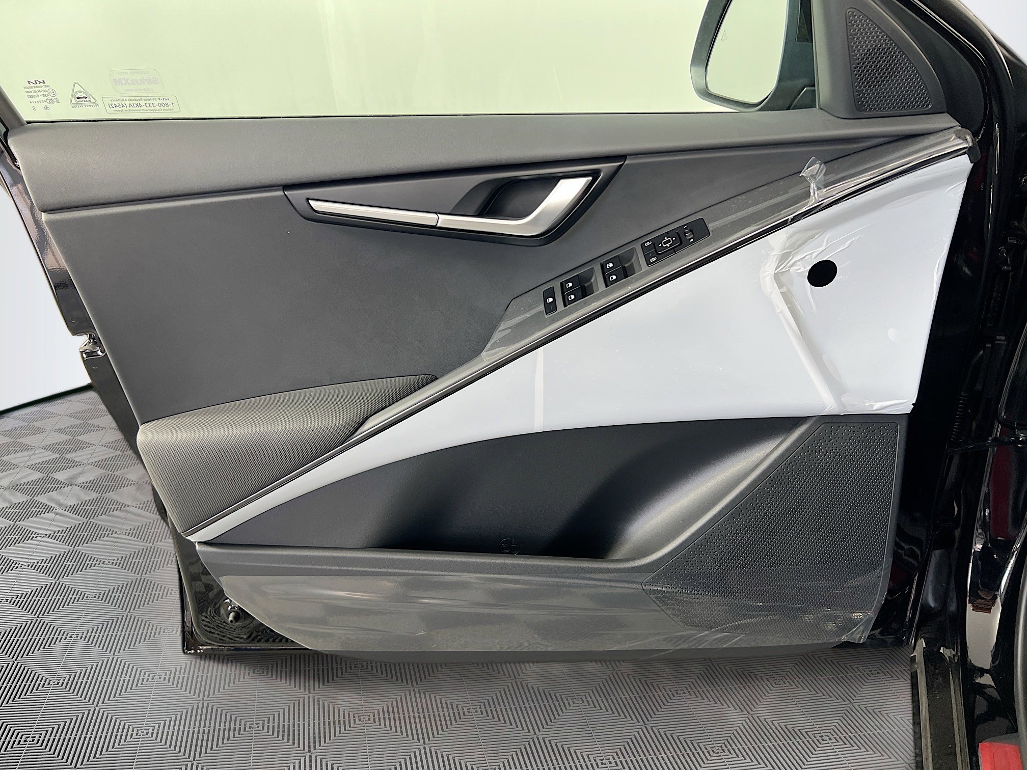 New 2025 Kia Niro EX image 20