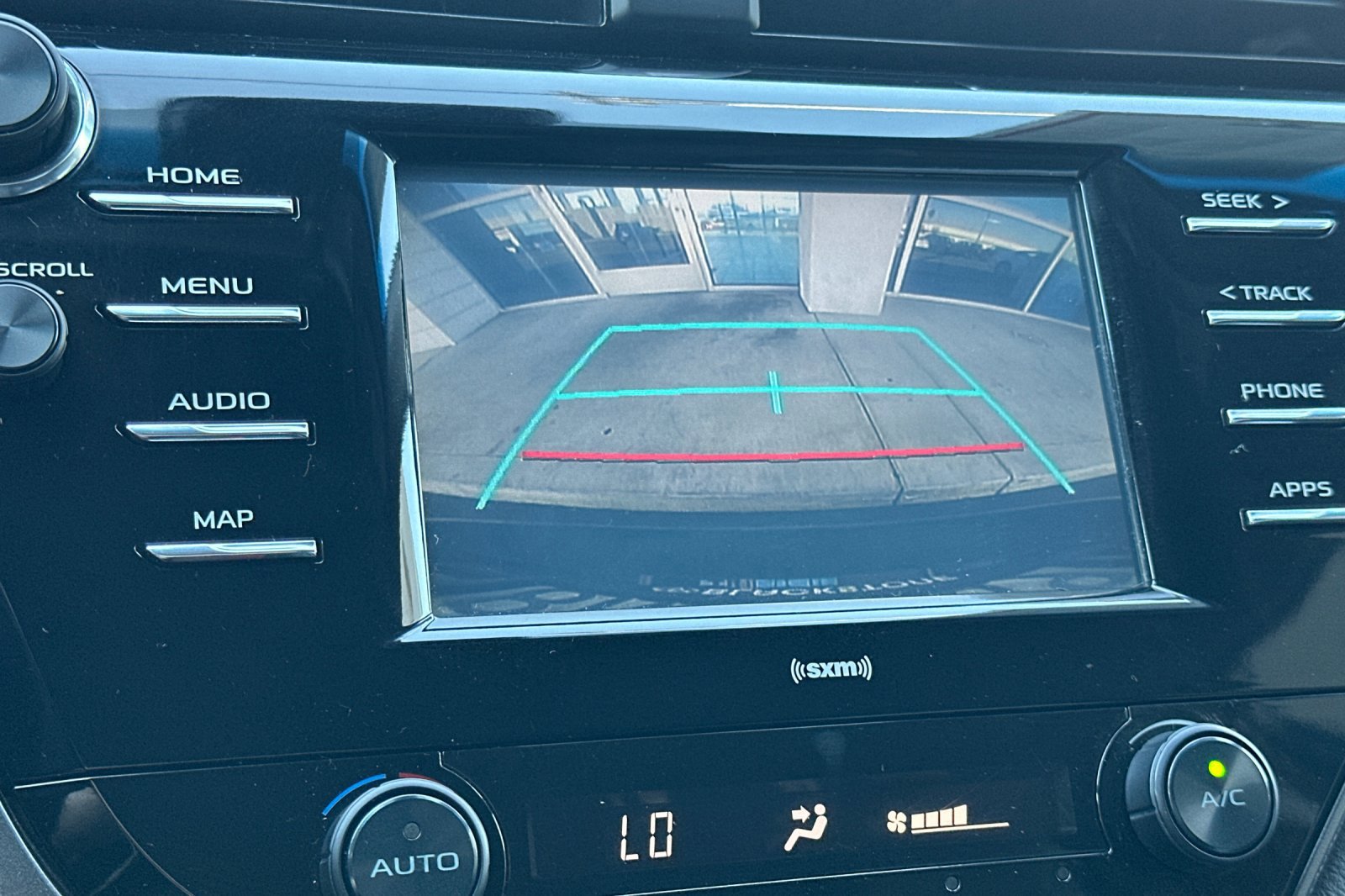 Certified 2020 Toyota Camry SE w/ Carpet Mat Package image 18