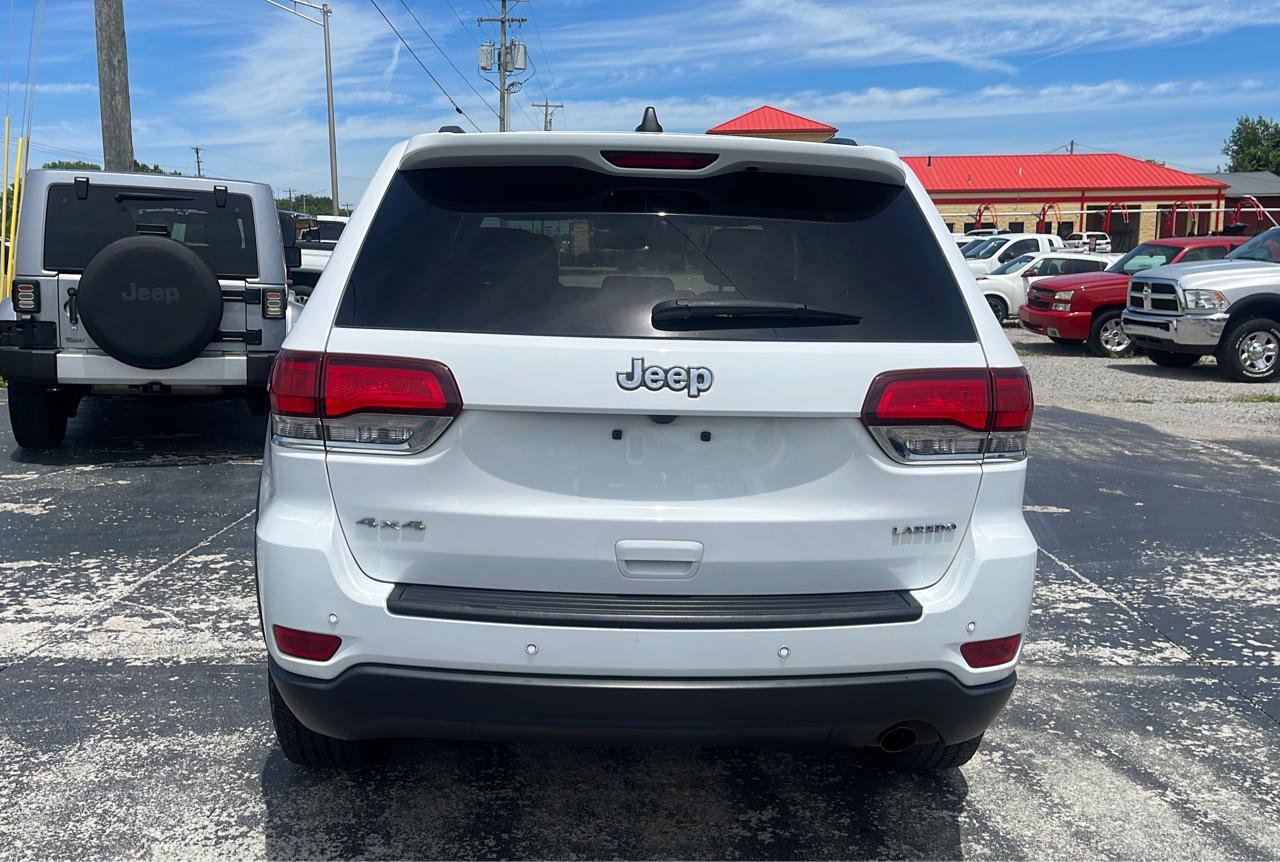 Used 2020 Jeep Grand Cherokee Laredo w/ Security & Convenience Group AWD/4WD image 4
