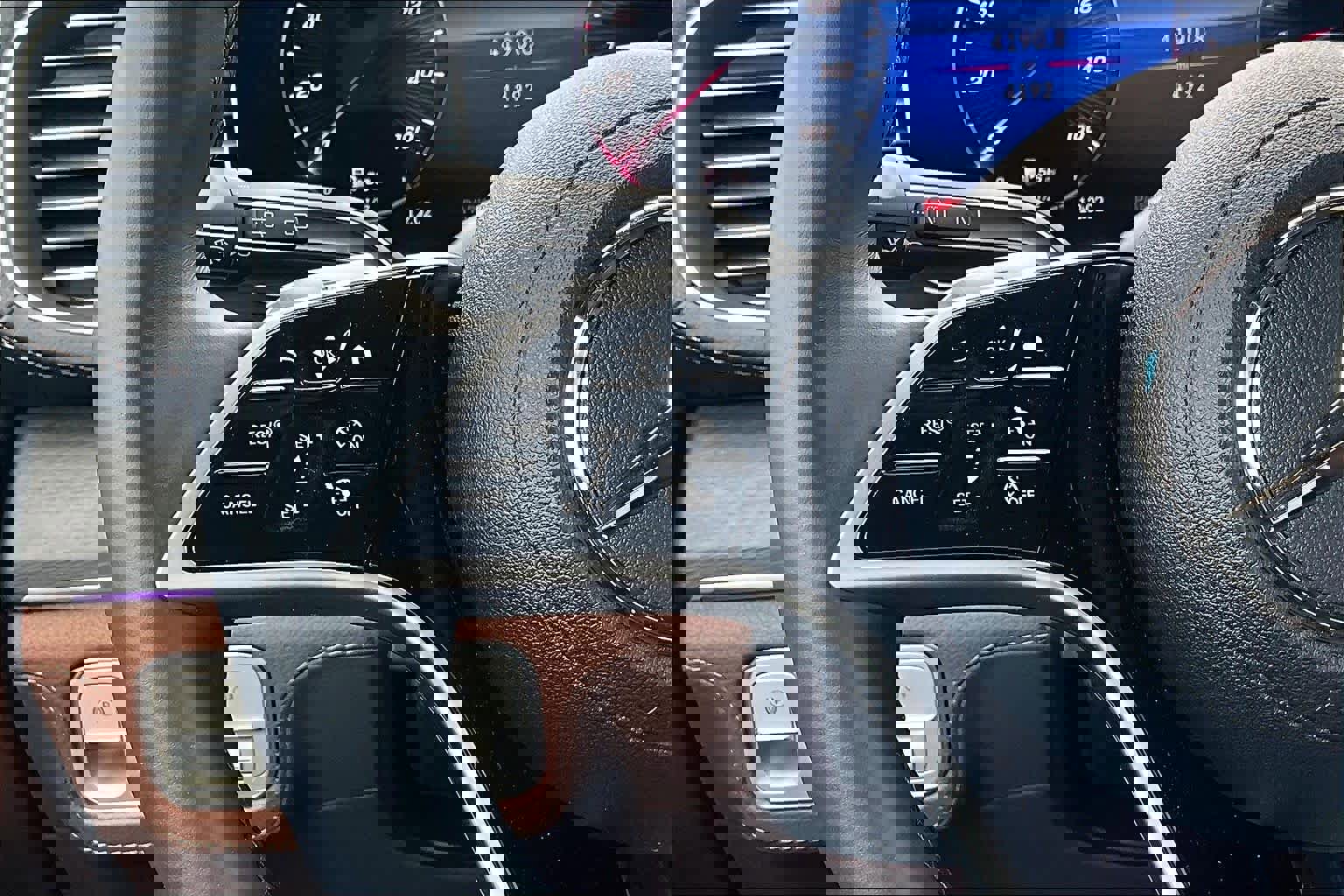 Used 2024 Mercedes-Benz GLE 350 4MATIC image 23