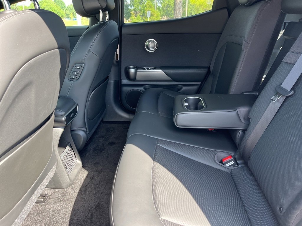 New 2024 Genesis GV60 RWD image 9