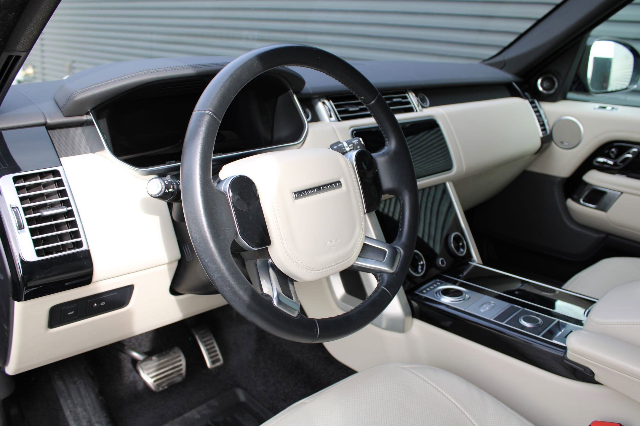 Used 2022 Land Rover Range Rover Westminster Edition image 12