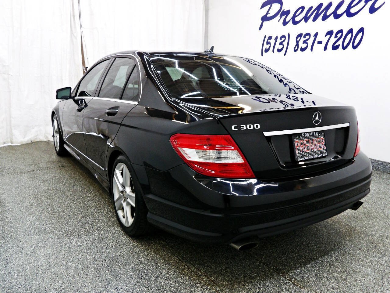Used 2010 Mercedes-Benz C 300 Sedan image 4