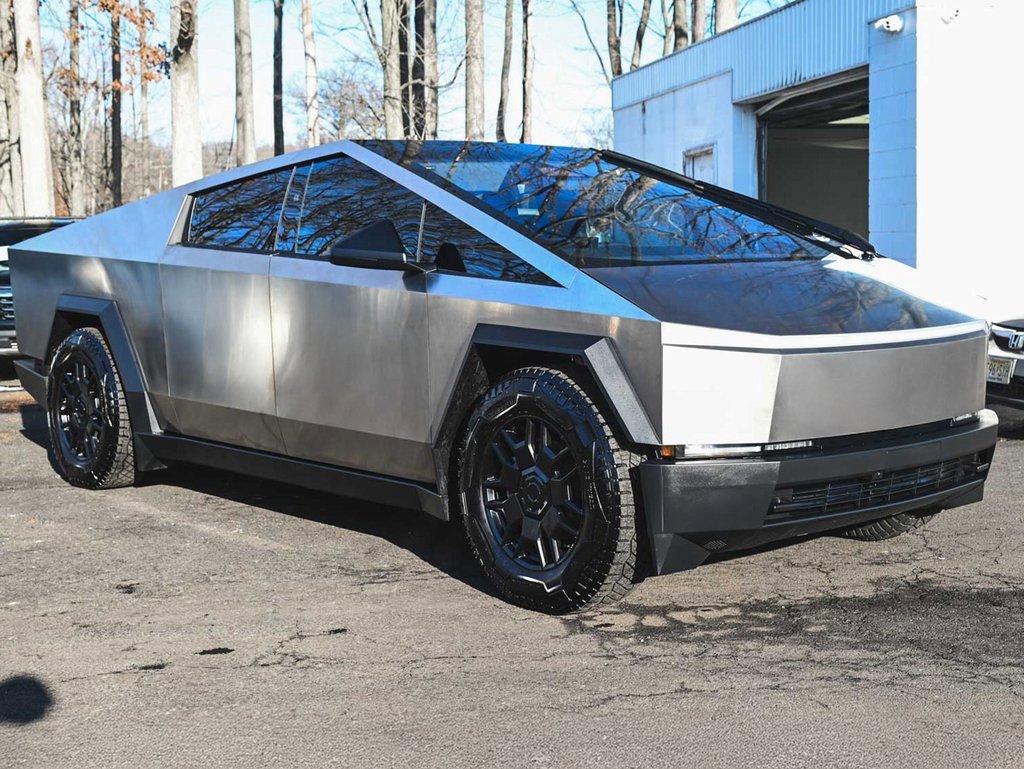 Used 2024 Tesla Cybertruck AWD Crew Cab image 3