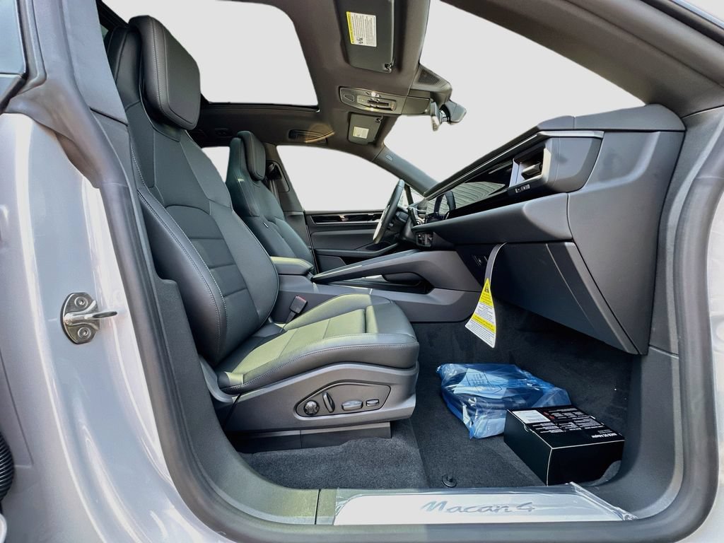 New 2026 Porsche Macan 4 Electric AWD/4WD image 30