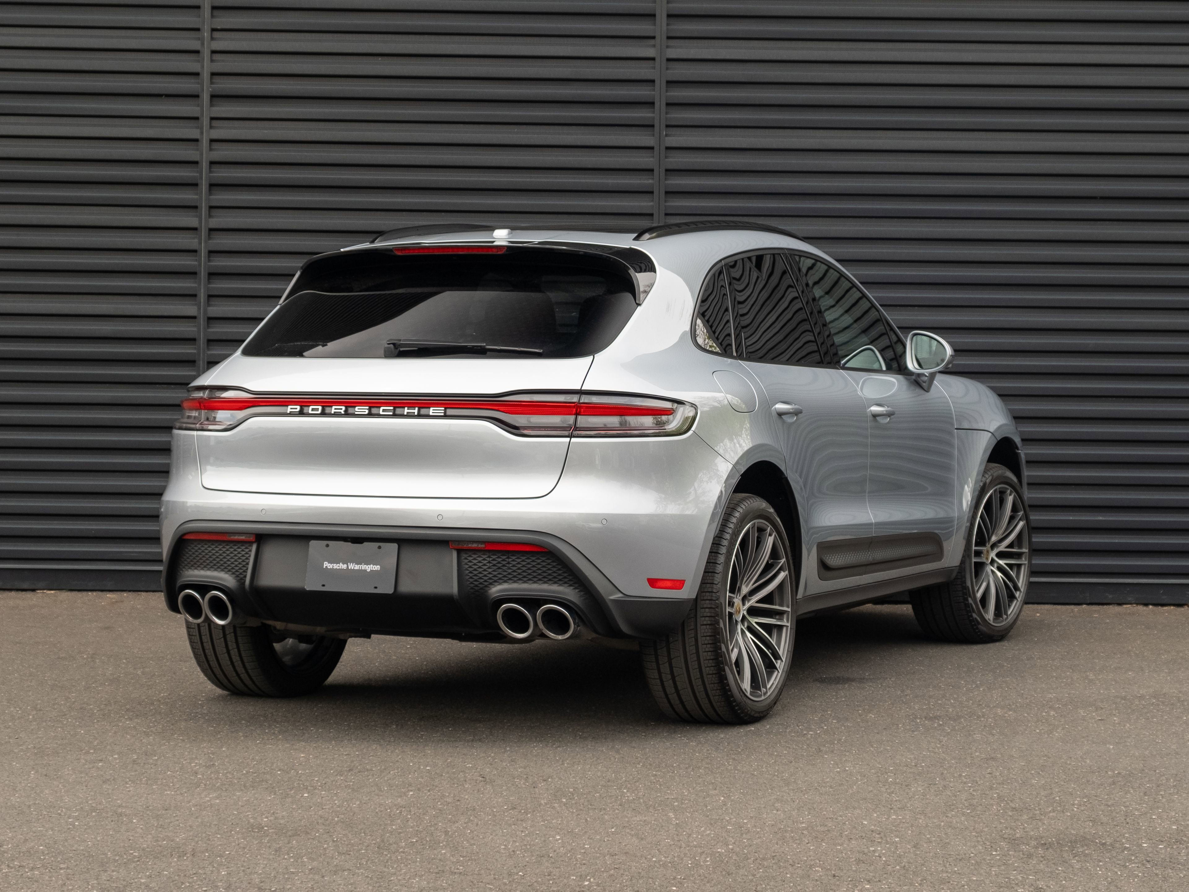 Certified 2026 Porsche Macan AWD/4WD image 8